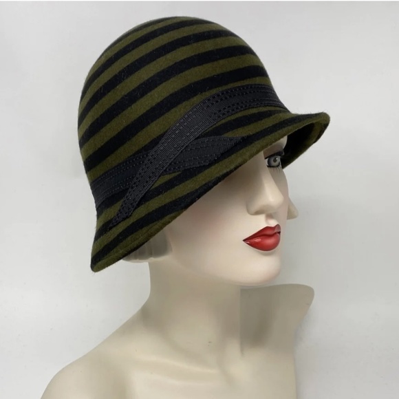 Custom Lilliput hat in olivine and black, striped wool felt cloche hat. BARGAIN! - Picture 2 of 7